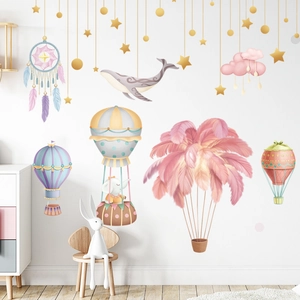 Stickers muraux montgolfière pastel avec plumes et animaux pour déco chambre d'enfant