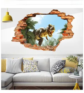 Détail de l'autocollant mural 3D d'un dinosaure traversant un mur de briques rouges