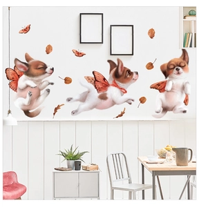 Stickers muraux avec chiots ailés et feuilles d'automne dans un décor de salle à manger