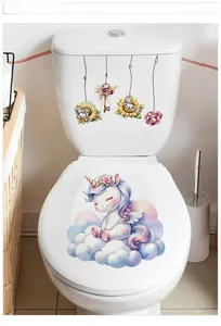 Sticker de licorne dessin animé pour abattant de WC avec nuages et décor floral