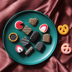 DIY resin simulation chocolate and strawberry dessert charms for crafts and fridge magnets