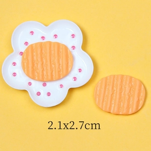 Macro view of 2.1x2.7cm resin simulation potato chips for DIY phone case accessories