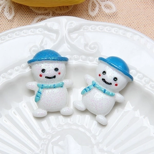Détails de charmes de bonhomme de neige en résine avec chapeau bleu et dentelle blanche