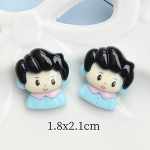 Macro di statuine di ragazzi in resina 1,8x2,1cm per decorazioni fai-da-te e mollette