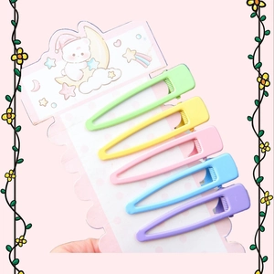 Lot de 5 barrettes à cheveux gouttes évidées aux tons macaron sur carte ours