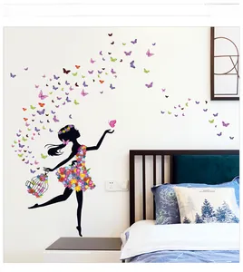 Detail der Blumenfee-Wandsticker mit bunten Schmetterlingen in einer Schlafzimmerumgebung