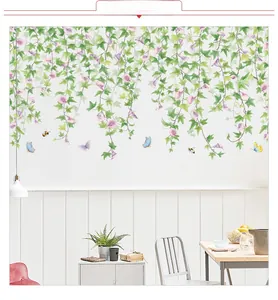 Détail de stickers muraux vignes vertes avec fleurs mauves et papillons pour la maison