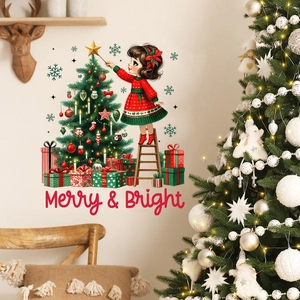 Sticker mural sapin de Noël avec petite fille sur échelle et texte Merry & Bright