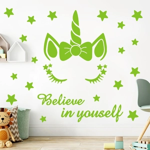Leuchtende Einhorn Wandtattoo mit Believe in Yourself Spruch und Sternen für Kinder