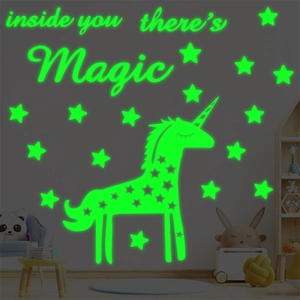 Stickers muraux licorne lumineuse avec étoiles et citation pour déco chambre d'enfant