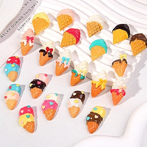 Bunte Harz-Eiscreme-Anhänger für DIY-Handyhüllen und Haarschmuck-Zubehör-Sets