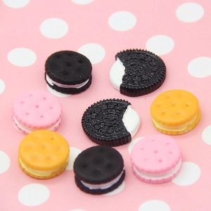 Mini hars sandwichkoekjes in zwart, roze en geel voor DIY telefoonhoesje decoraties