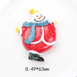 Detailed view of resin Christmas snowman DIY craft material with glitter 49x63mm