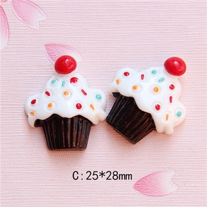 Detail von 25x28mm Harz-Cupcakes mit Kirsche für DIY-Handyhüllen-Zubehör und Basteln