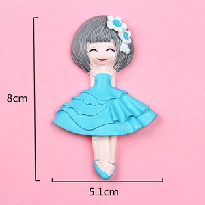 Vue détaillée de la figurine de ballerine bleue avec dimensions de 8 cm par 5,1 cm