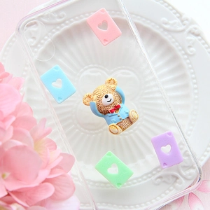 Coque iPhone transparente avec ours en résine 3D et décorations de coeurs colorés