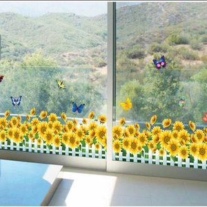 Stickers muraux tournesols avec clôture blanche et papillons colorés pour la maison