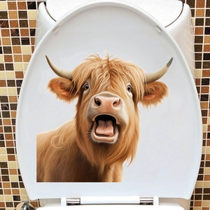 Sticker de toilette vache des Highlands montrant une expression amusante sur fond céramique