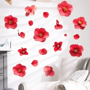 Détail macro de stickers muraux de pétales rouges avec textures réalistes de fleurs
