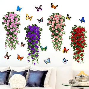 Stickers muraux avec roses suspendues et papillons colorés pour décoration de salon