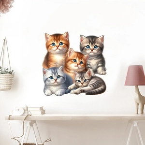 Détails de stickers muraux avec cinq chatons réalistes et papillons pour chambre d'enfant