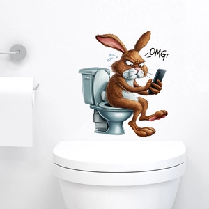 Adesivo murale per bagno con coniglio marrone sulla toilette e dettaglio scritta OMG