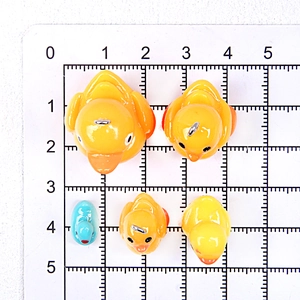 Detailed size measurement of 3D resin yellow duck charms with hooks for DIY crafts