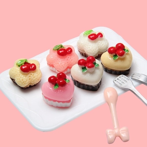 Miniature Strawberry Heart Cake Simulation Food Play Resin Dessert Model For Dollhouse Decor DIY Craft Accessories