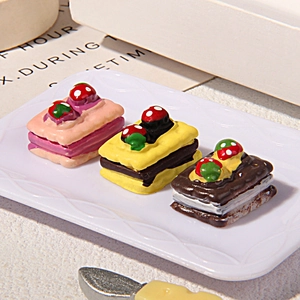 Ciondoli in Resina a Forma di Biscotto alla Fragola per Decorazione Custodia Telefono in Crema Accessori Cibo in Miniatura