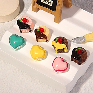 Resin heart cake and donut dessert miniatures for DIY cream phone cases and crafts