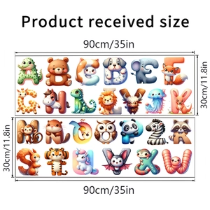 Detail von zwei 90x30cm Cartoon-Tier-Alphabet-Wandtattoos mit Produktabmessungen