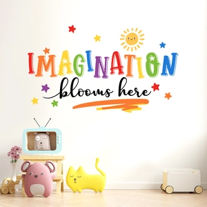 Detail von bunter Imagination blooms here Wandtattoo mit Sternen im Kinderzimmer