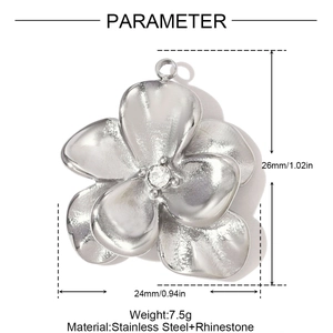 Ciondolo a fiore in acciaio inossidabile lucido con strass e dimensioni precise