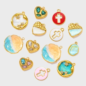 Pendentifs colorés en émail avec cœurs et croix pour la création de bijoux DIY