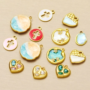 Sélection de pendentifs émaillés dorés en forme de croix et de cœur pour bijoux DIY