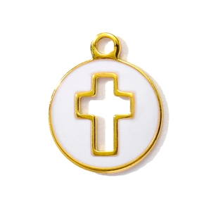 Détail d'un pendentif croix en acier doré et émail blanc pour la création de bijoux
