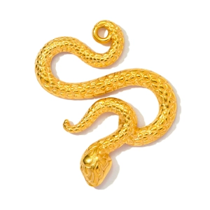 Pendentif serpent vintage en acier inoxydable doré avec des écailles et finition polie
