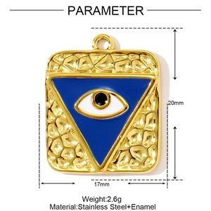 Detalle del colgante ojo turco con altura de 20mm y peso de 2,6g especificado