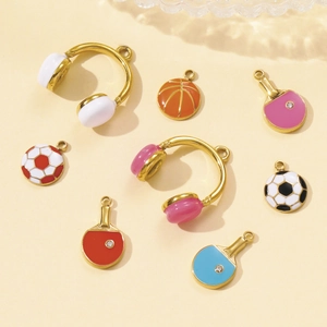 Sammlung von Sport- und Kopfhörer-Emaille-Anhängern aus vergoldetem Edelstahl für Schmuck