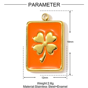 Spécifications de taille pour le pendentif trèfle en émail doré avec les dimensions