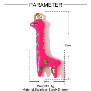 Detailed parameter chart for pink enamel giraffe stainless steel pendant with size and weight