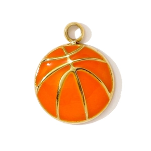 Detailaufnahme des orangefarbenen Basketball-Anhängers mit goldenen Metalllinien