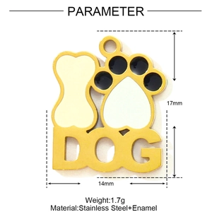 Dettaglio del ciondolo a zampa di cane in acciaio inossidabile dorato 17mm x 14mm