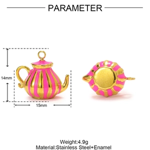 Vue détaillée de la taille et du poids du pendentif théière rose en acier inoxydable