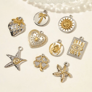 Lot de breloques bohèmes en métal bicolore avec soleil, palmier, cœur et trèfle