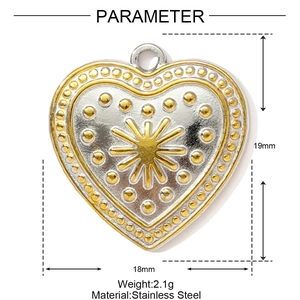Vue détaillée du pendentif cœur en acier inoxydable avec motif soleil et spécifications