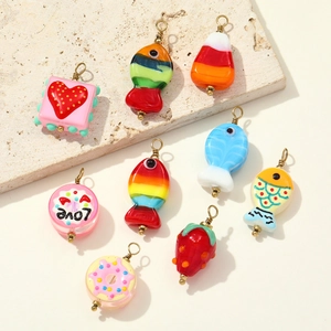 Pendenti colorati in vetro fatti a mano a forma di pesce e ciambella per gioielli fai-da-te