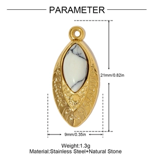 Pendentif vintage en acier inoxydable doré avec pierre naturelle blanche et gravures