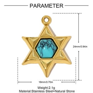 Détail du pendentif hexagramme doré avec pierre verte et dimensions précises