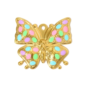 Macro-detail van een gouden vlinderhanger met kleurrijk emaille voor DIY-sieraden maken